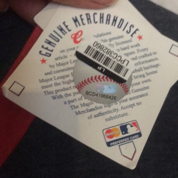 Boston Red Socks woman’s fitted v-neck t-shirt - Picture 4 of 5